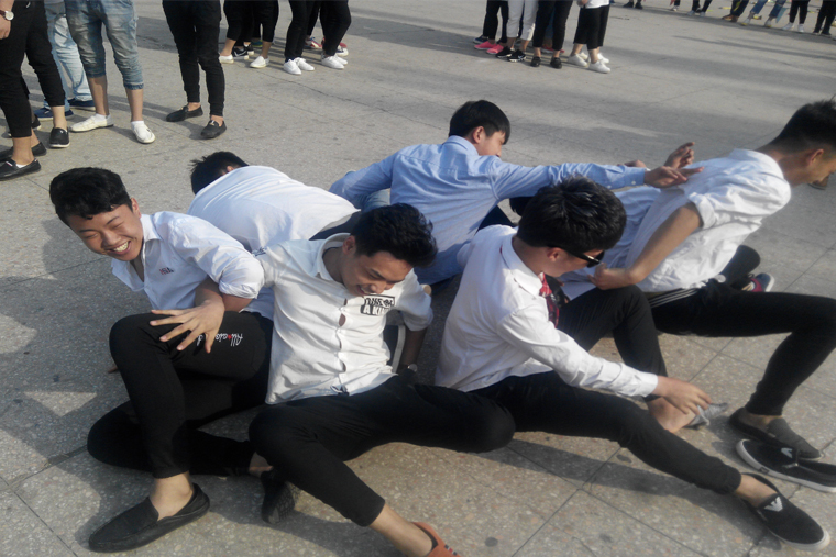 公园团队协作拓展训练