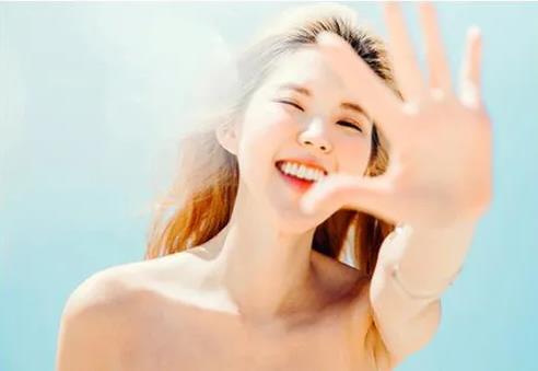 在阳光下、风沙中如何拯救你的肌肤