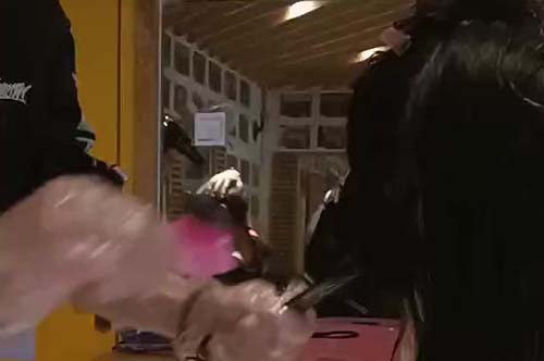 染发让秀发活力四射